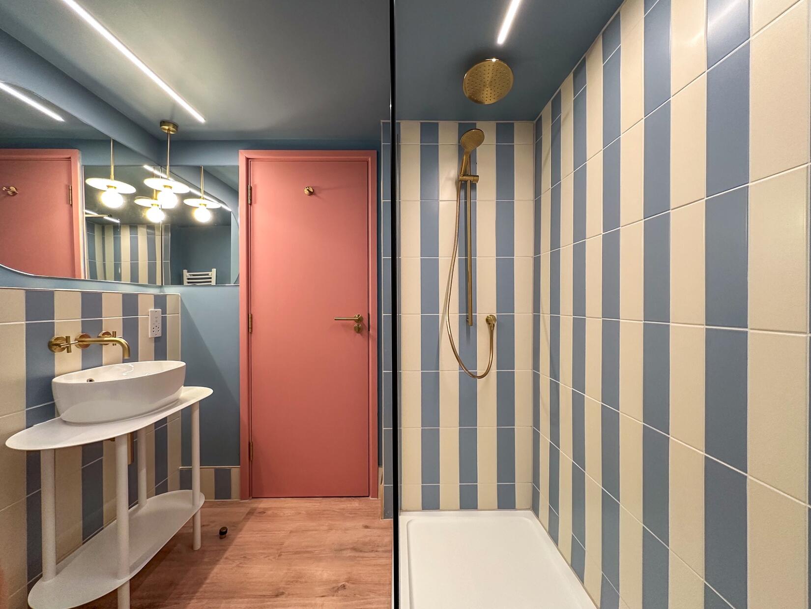 SeaSpace studio bathroom