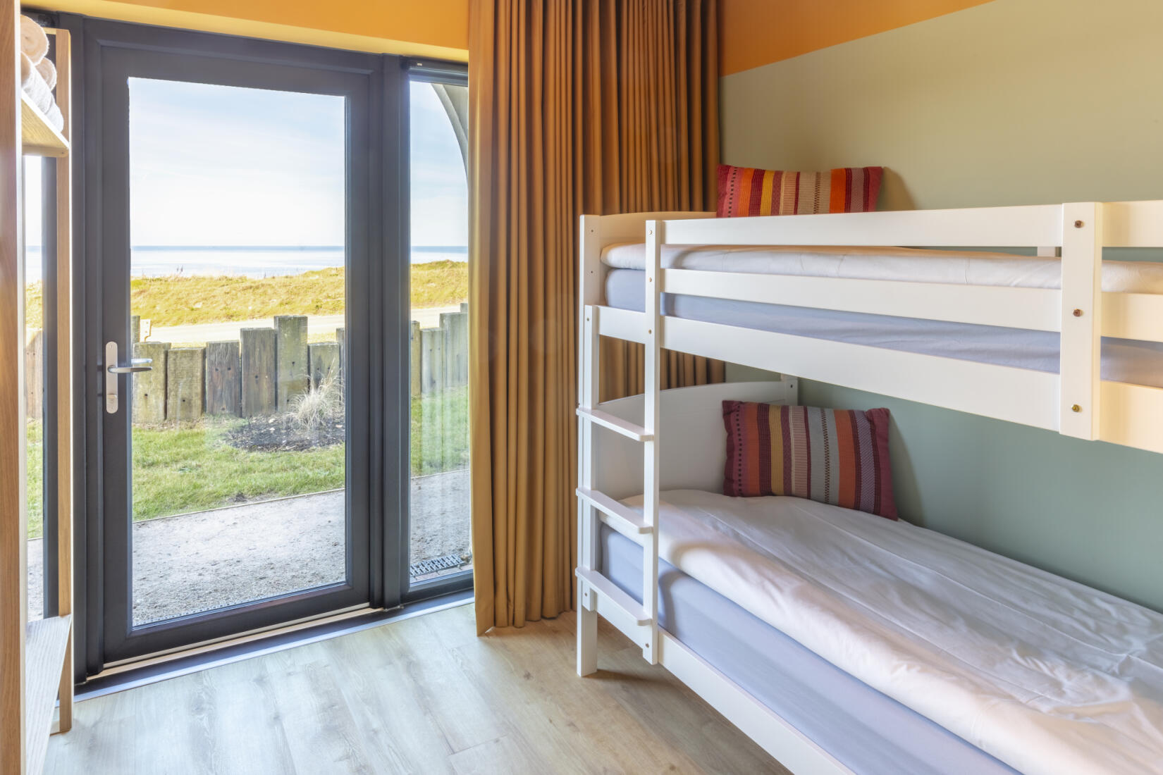 Accessible large studio bunk room